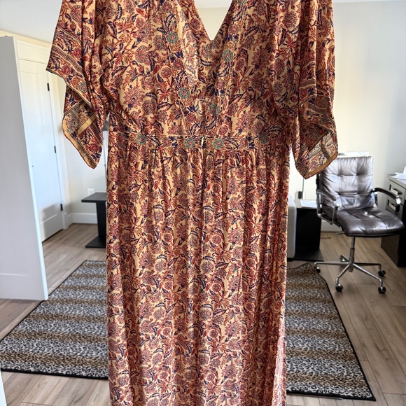 Natalie Martin Floral Print Midi Length Dress - Picture 2 of 2